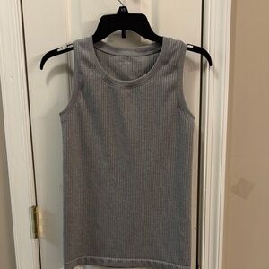 NWOT. GAIAM Gray Ribbed Tank Top size XS